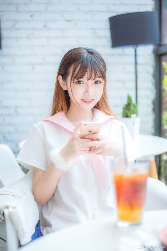 形容友情比爱情靠谱的句子句